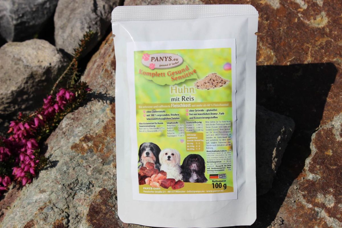 Mahlzeit aus Huhn und Reis 